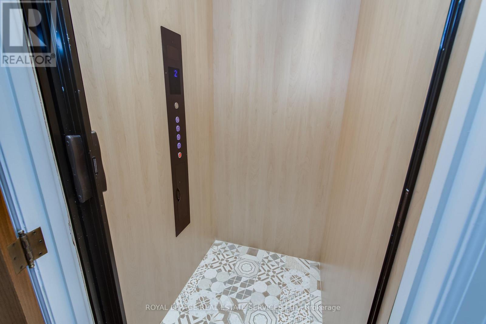 441 Oriole Parkway, Toronto (Yonge-Eglinton), Ontario  M5P 2H7 - Photo 21 - C12404506