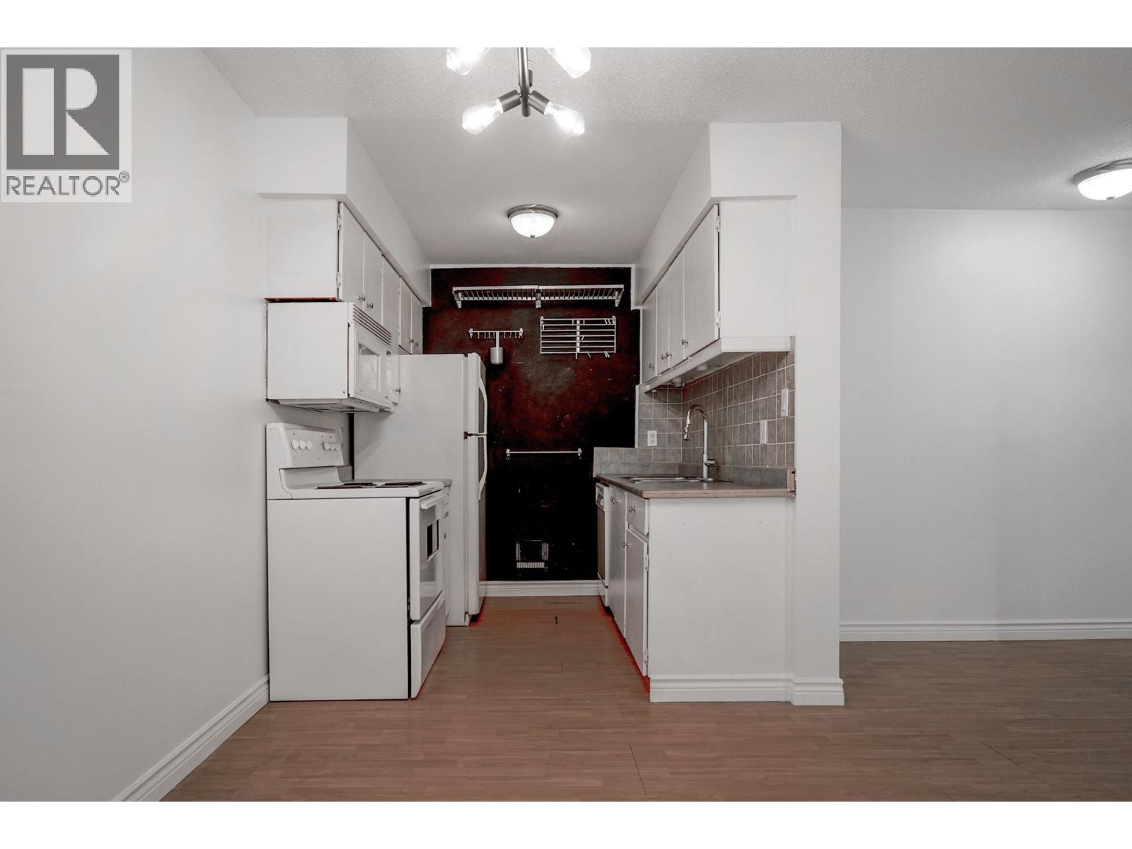 104 9857 Manchester Drive, Burnaby, British Columbia  V3N 4P5 - Photo 6 - R3047629