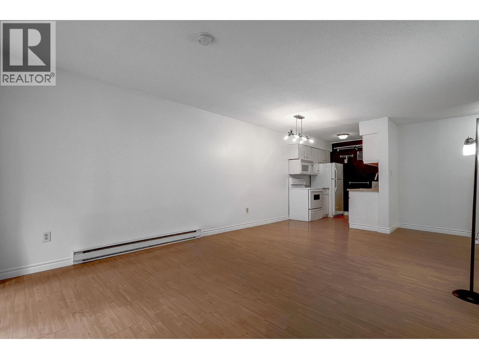 104 9857 Manchester Drive, Burnaby, British Columbia  V3N 4P5 - Photo 5 - R3047629
