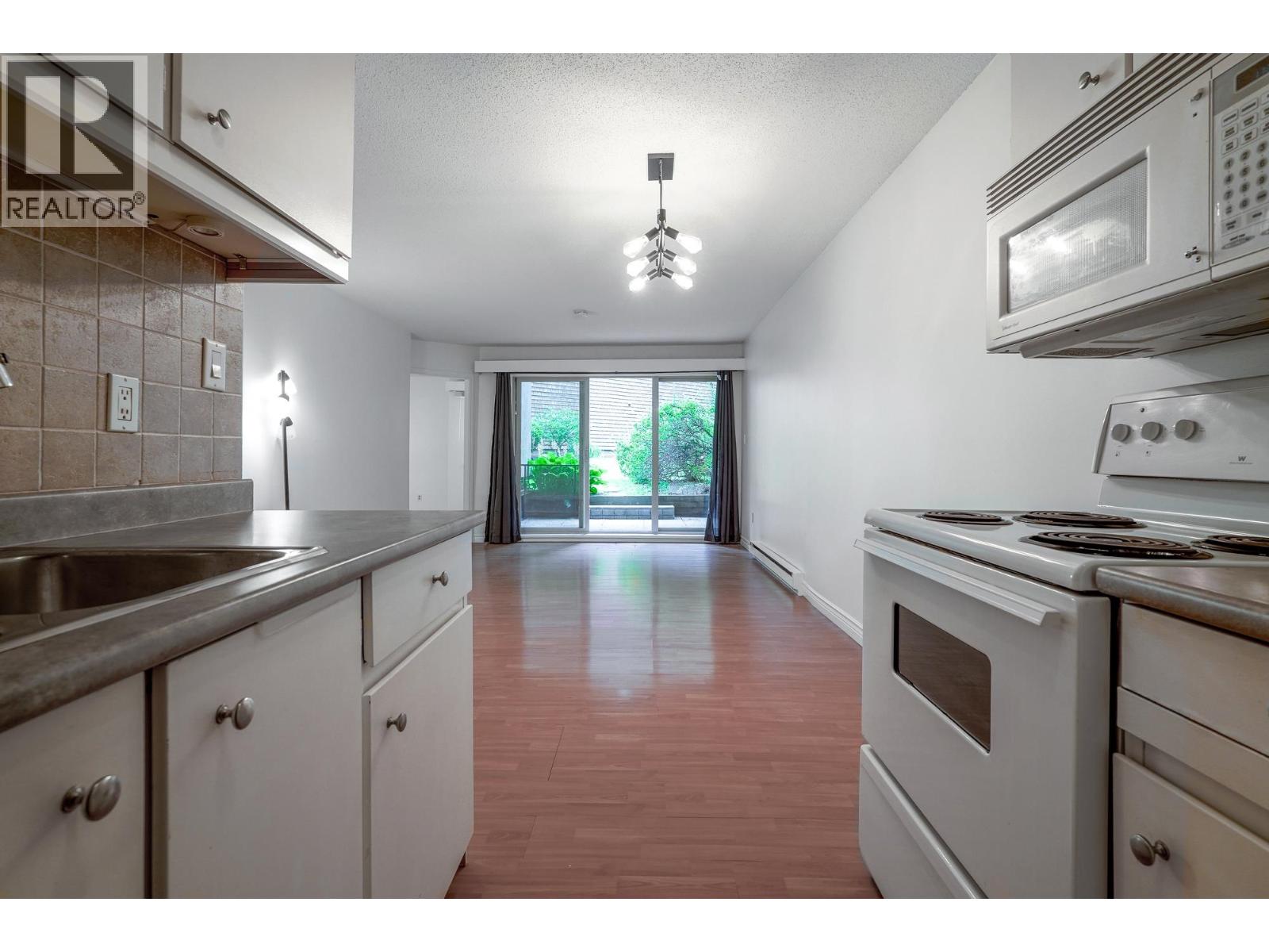 104 9857 Manchester Drive, Burnaby, British Columbia  V3N 4P5 - Photo 9 - R3047629