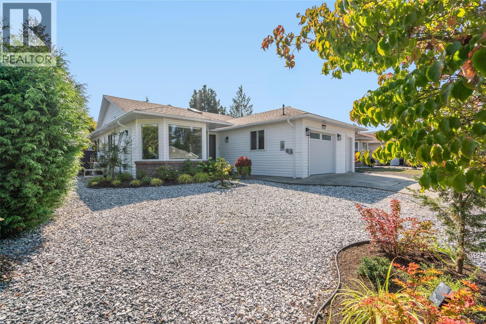 736 Humphrey Rd, Parksville, British Columbia