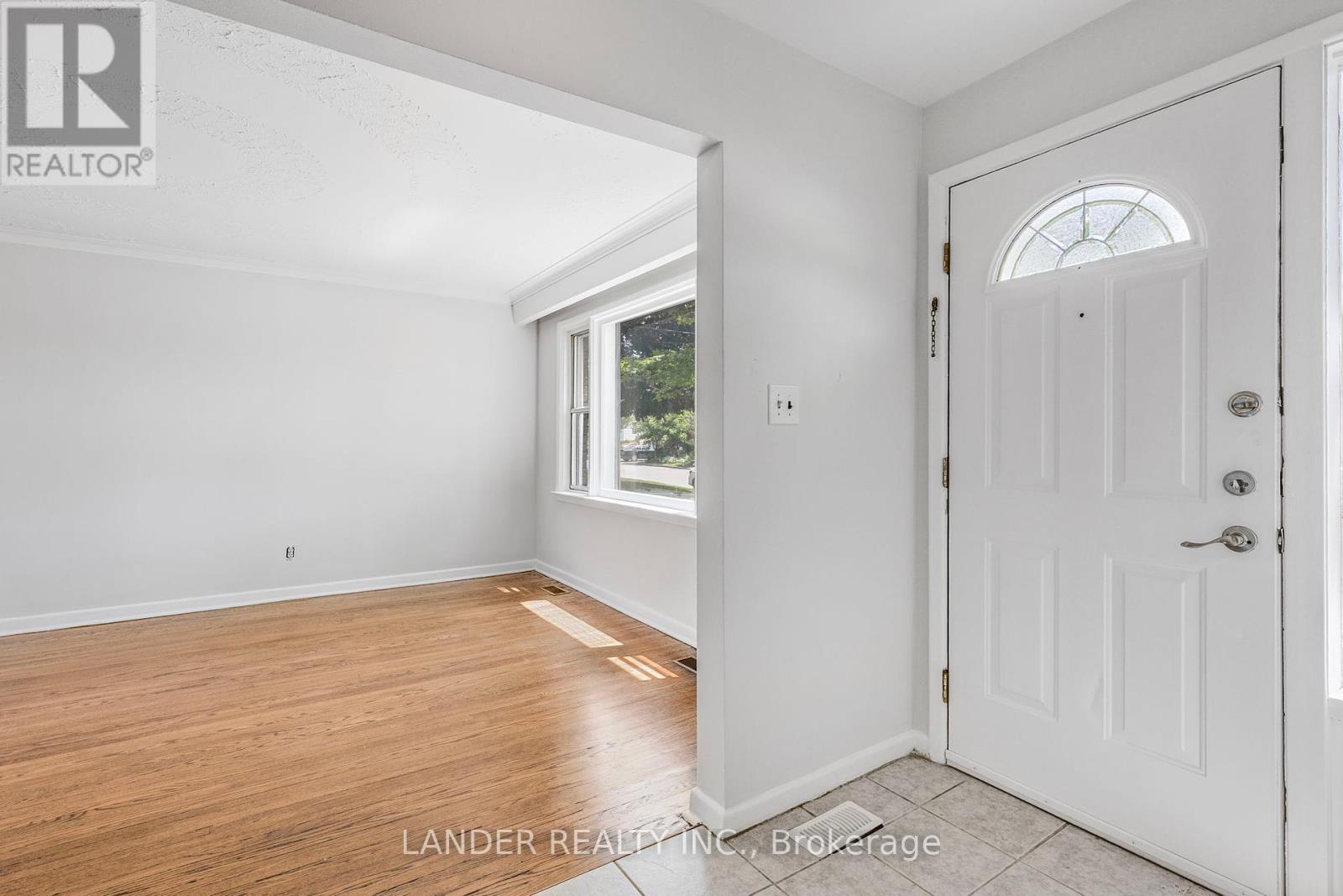 80 Minerva Avenue, Toronto, Ontario  M1M 1V5 - Photo 2 - E12404440