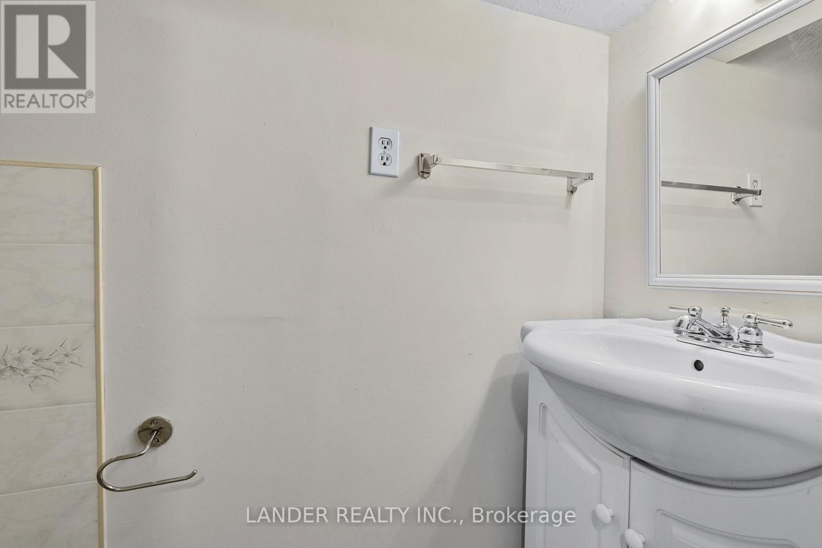 80 Minerva Avenue, Toronto, Ontario  M1M 1V5 - Photo 25 - E12404440