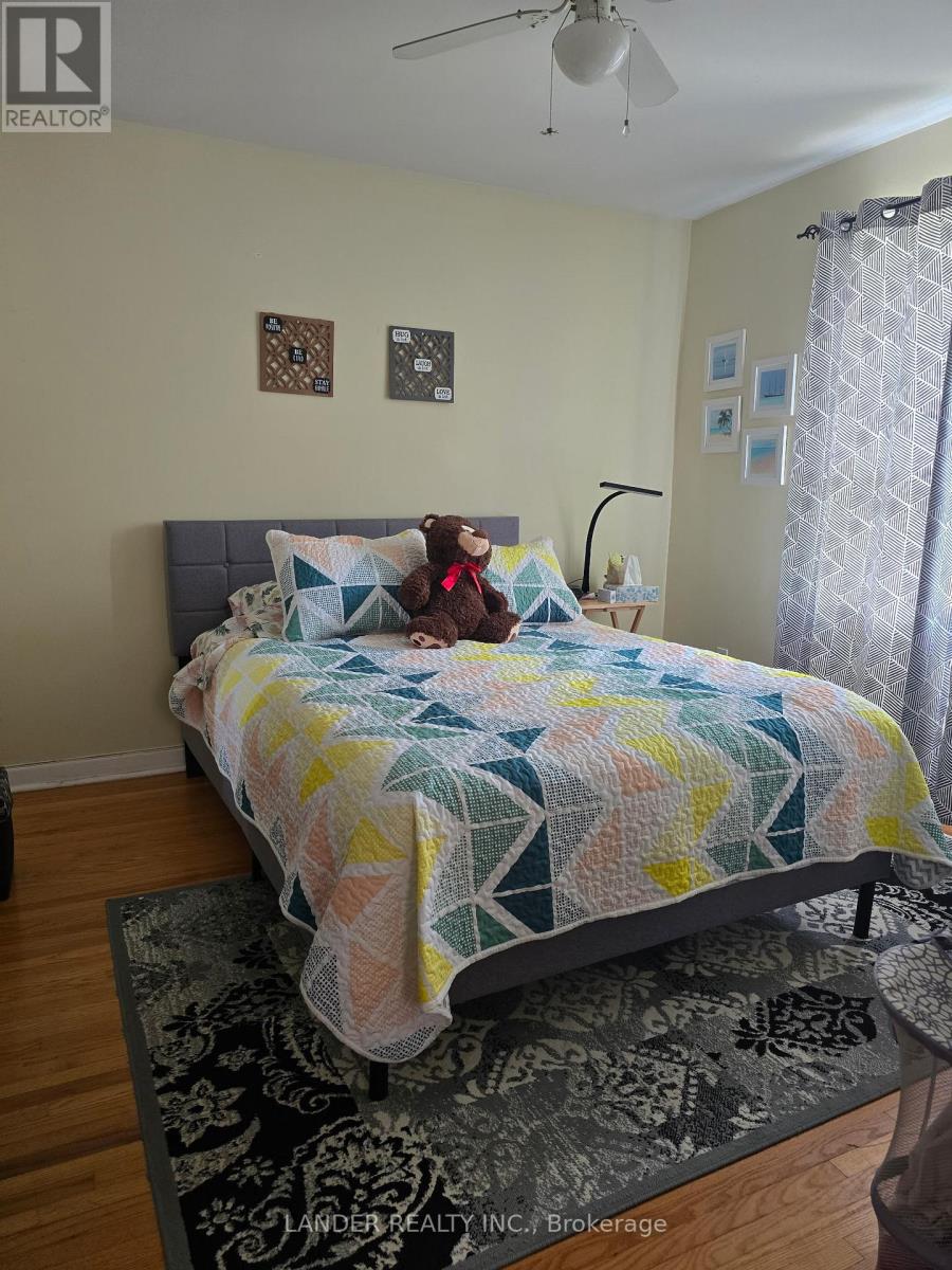 82 Minerva Avenue, Toronto, Ontario  M1M 1V5 - Photo 11 - E12404456