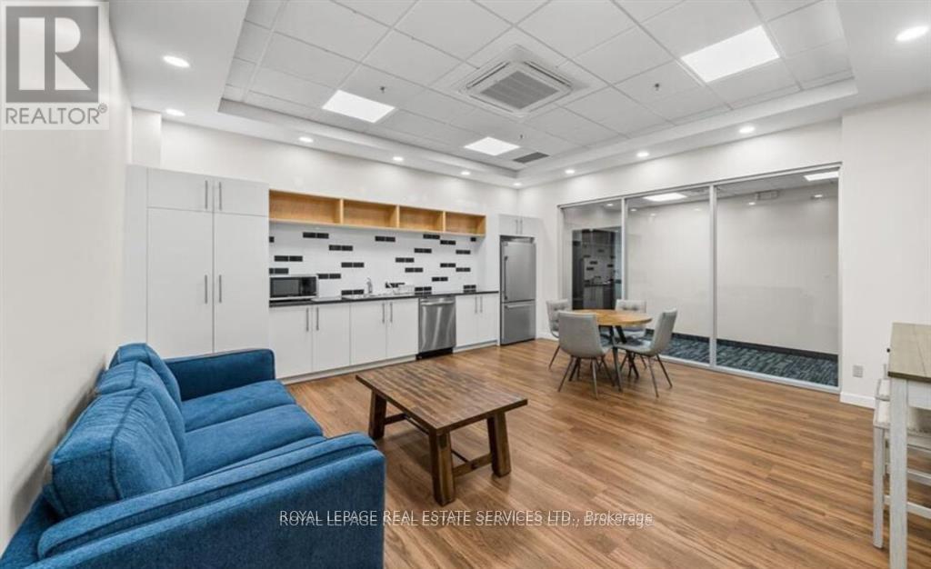 215 - 1670 North Service Road, Oakville (Qe Queen Elizabeth), Ontario  L6H 7G3 - Photo 24 - W12404266