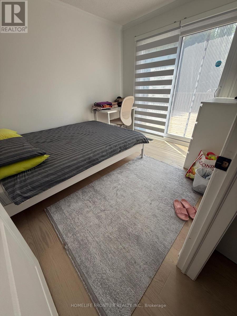 Main + Basement - 759 Bloor Street, Mississauga, Ontario  L4Y 2M7 - Photo 11 - W12404298
