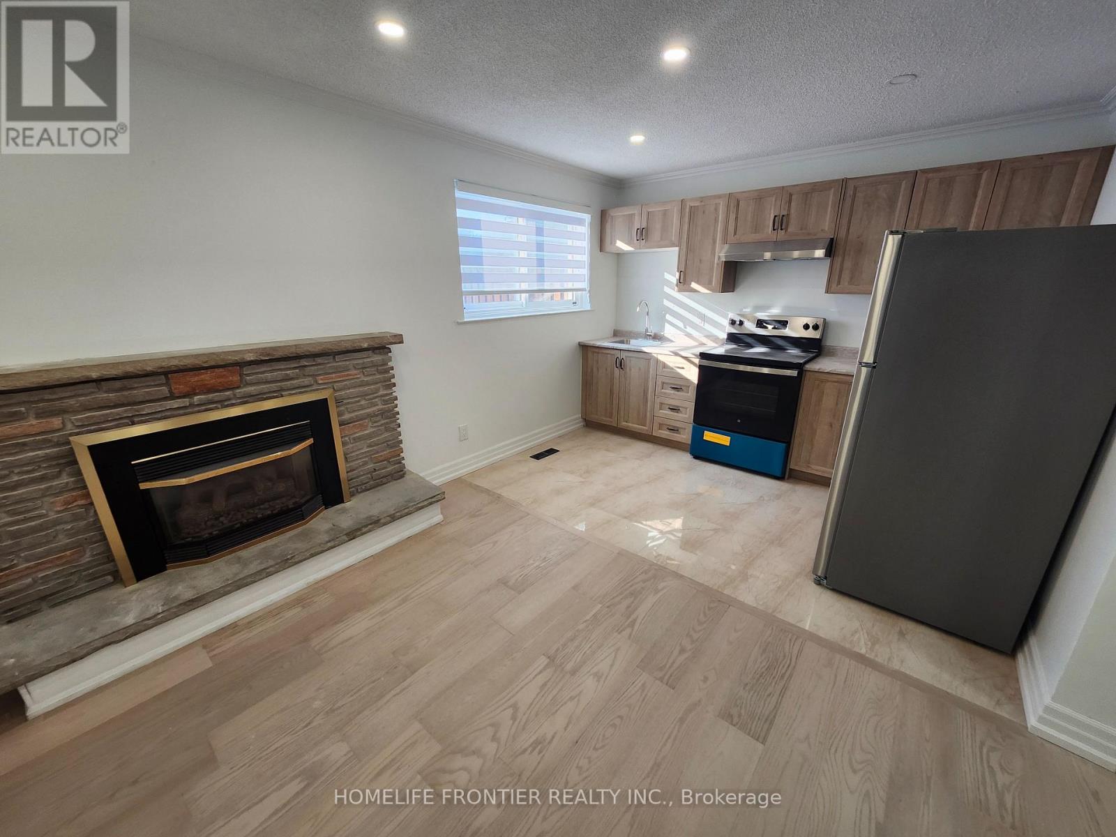 Main + Basement - 759 Bloor Street, Mississauga, Ontario  L4Y 2M7 - Photo 13 - W12404298