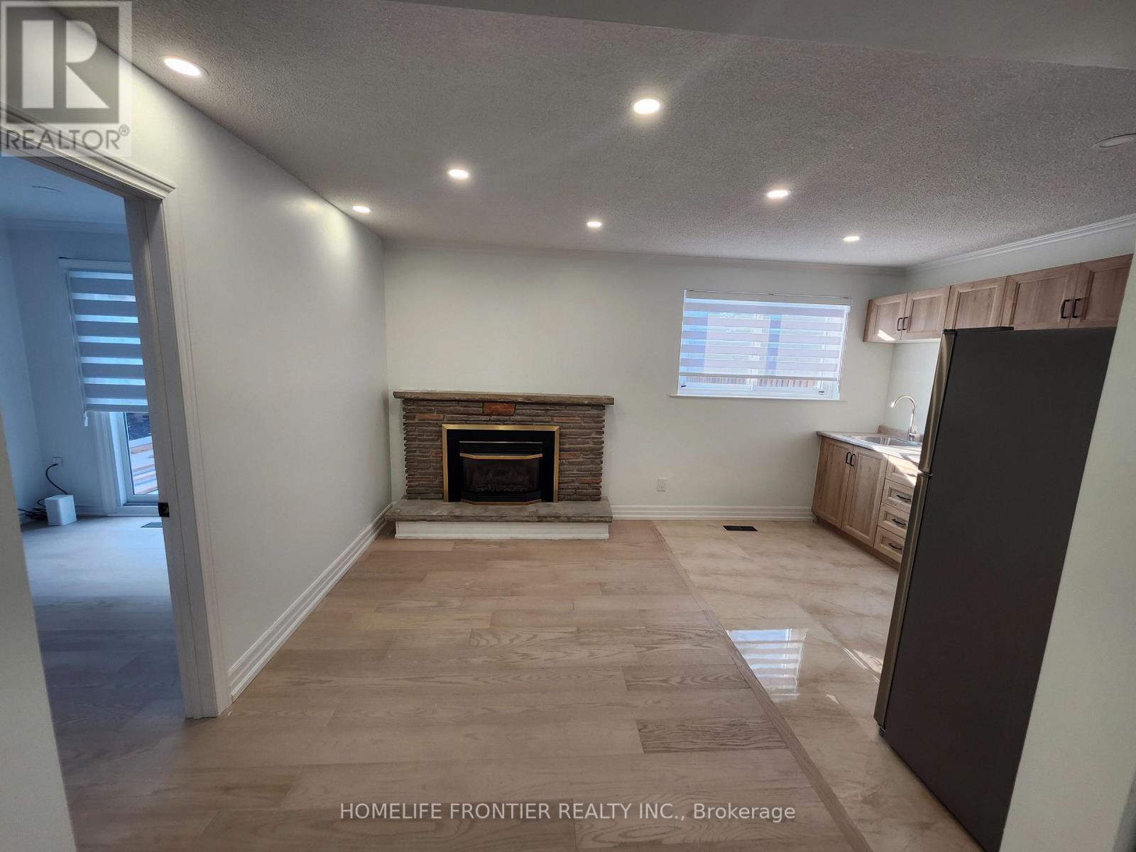 Main + Basement - 759 Bloor Street, Mississauga, Ontario  L4Y 2M7 - Photo 14 - W12404298