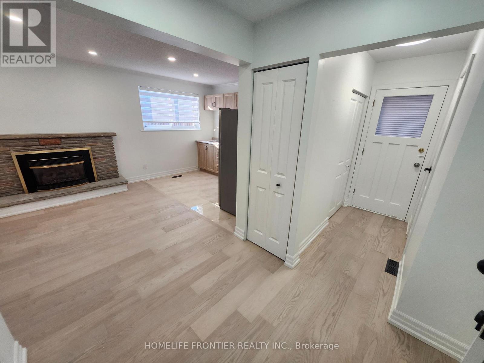 Main + Basement - 759 Bloor Street, Mississauga, Ontario  L4Y 2M7 - Photo 17 - W12404298