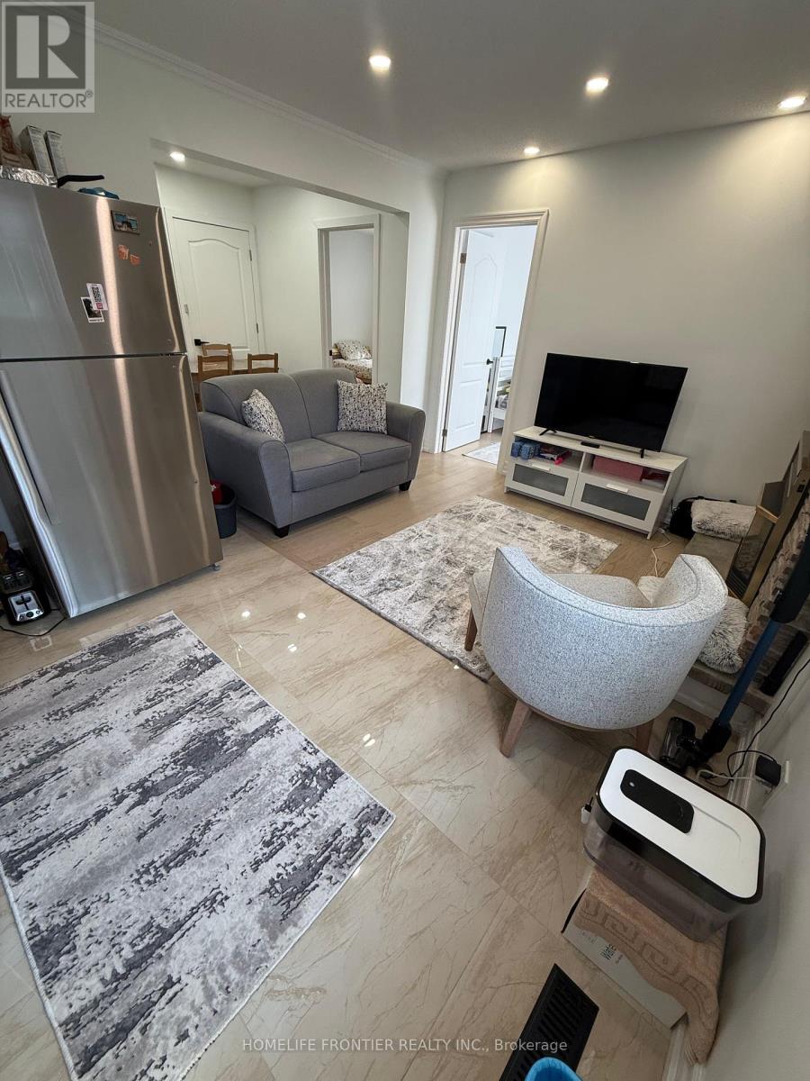 Main + Basement - 759 Bloor Street, Mississauga, Ontario  L4Y 2M7 - Photo 9 - W12404298