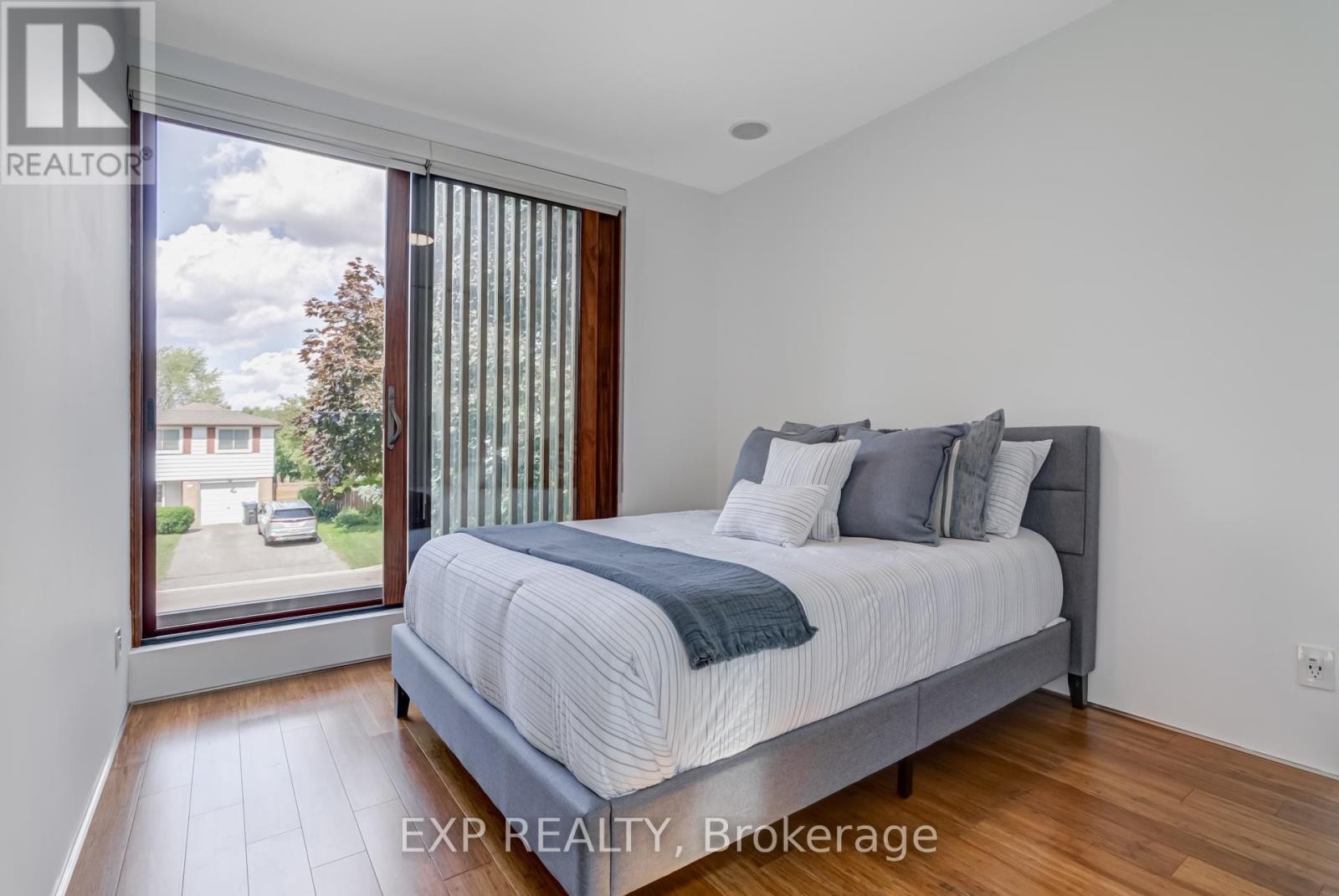 26 Richmond Drive, Brampton (Brampton East), Ontario  L6W 2E9 - Photo 22 - W12404306