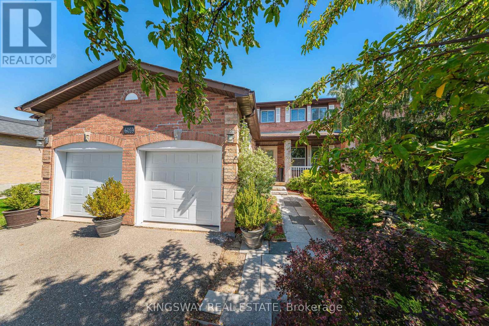 6059 Tillsdown Drive, Mississauga, Ontario  L5N 4M4 - Photo 1 - W12404324