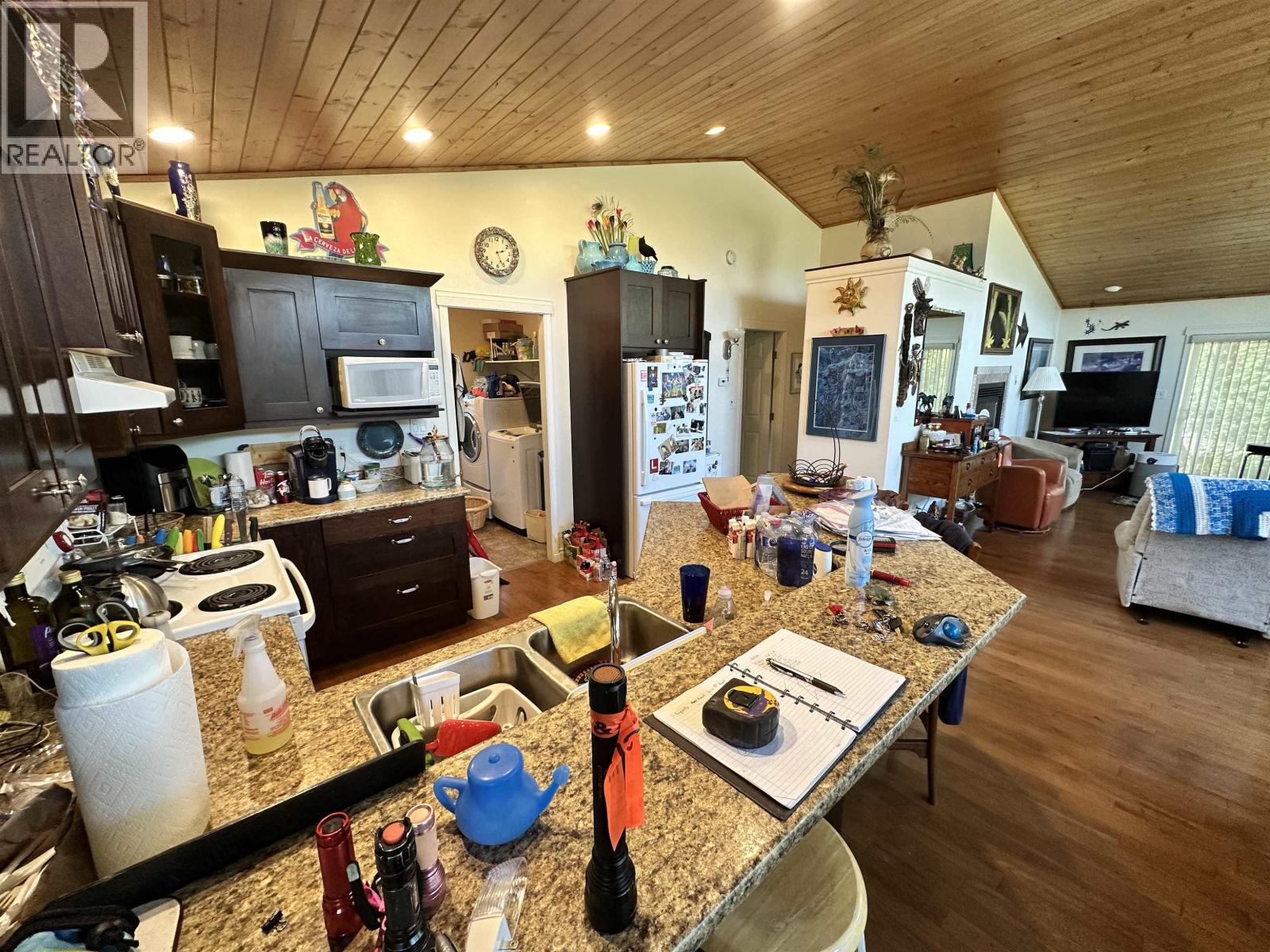 5328 Kallum Drive, 108 Mile Ranch, British Columbia  V0K 2Z0 - Photo 13 - R3047770