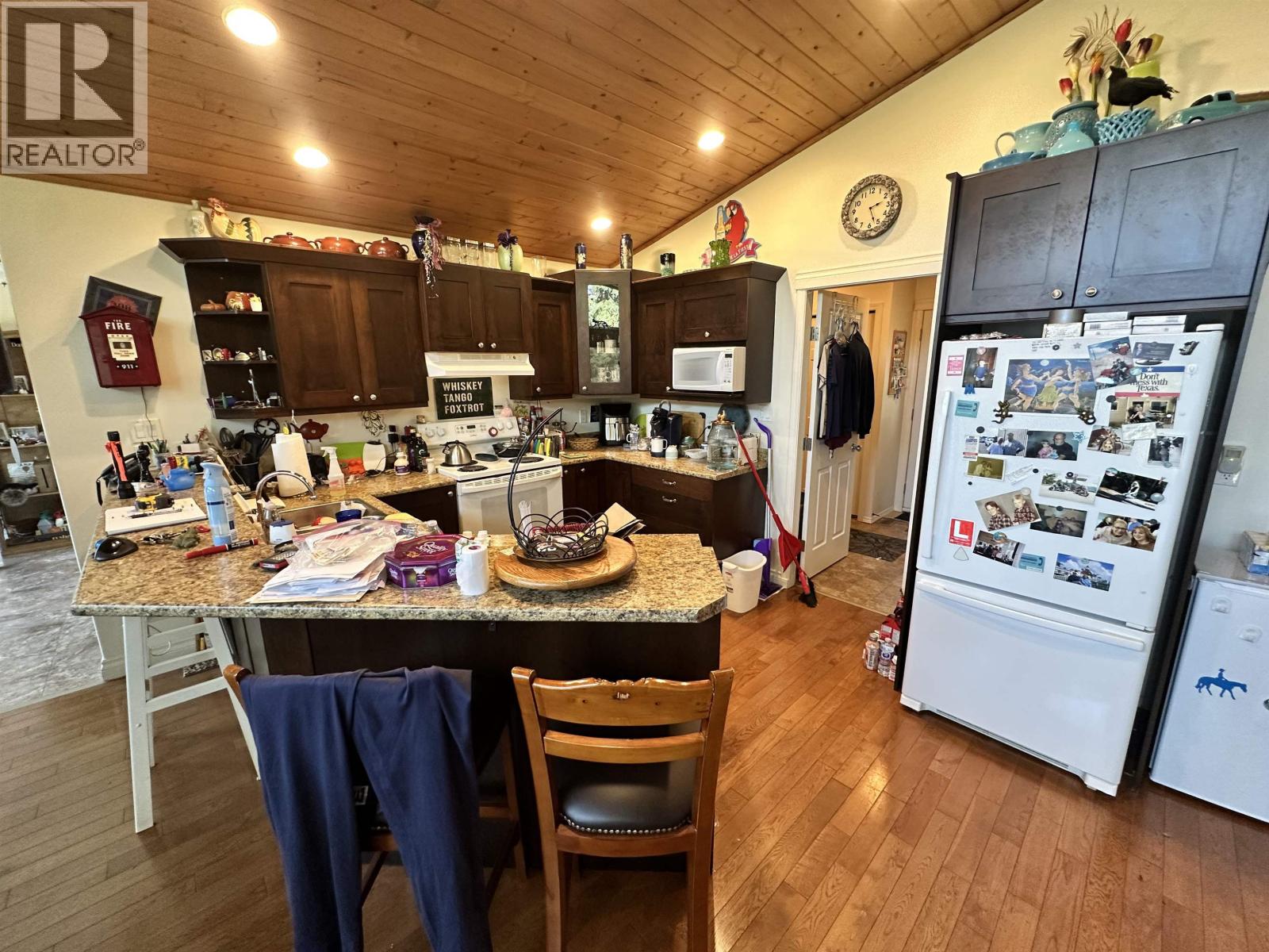 5328 Kallum Drive, 108 Mile Ranch, British Columbia  V0K 2Z0 - Photo 14 - R3047770