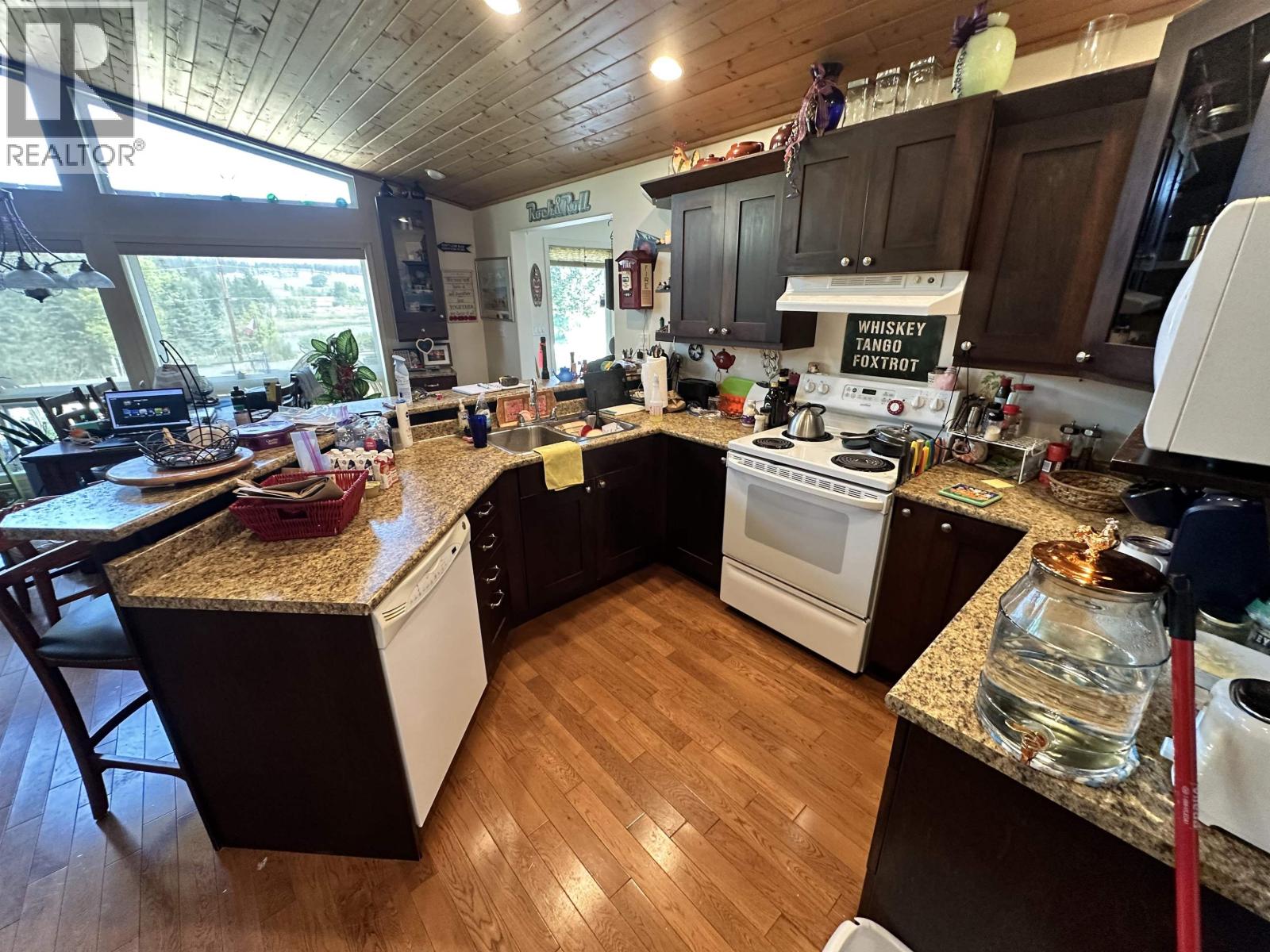 5328 Kallum Drive, 108 Mile Ranch, British Columbia  V0K 2Z0 - Photo 15 - R3047770
