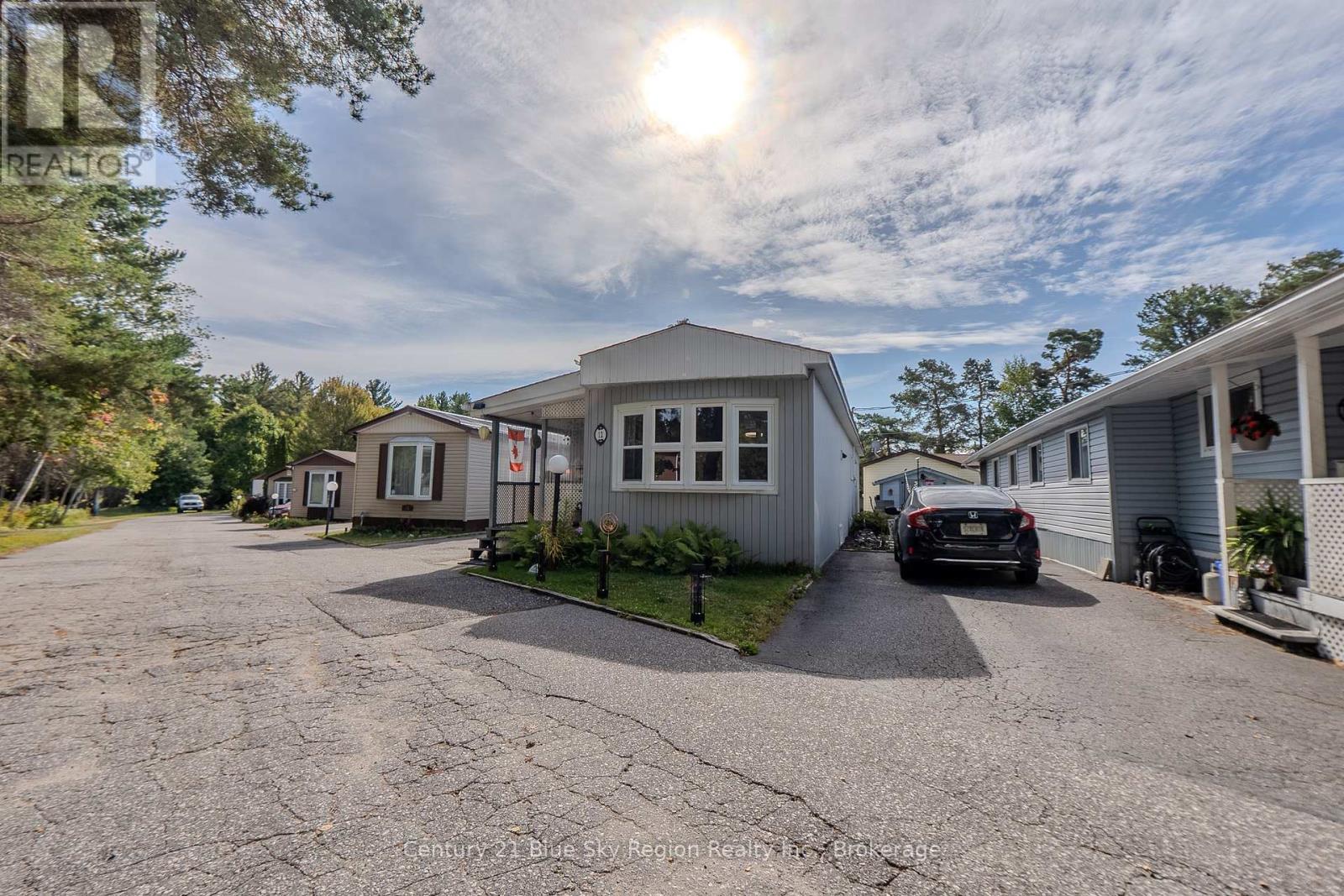 12 - 208 Little Down Lane, North Bay, Ontario  P1B 8G2 - Photo 31 - X12404571