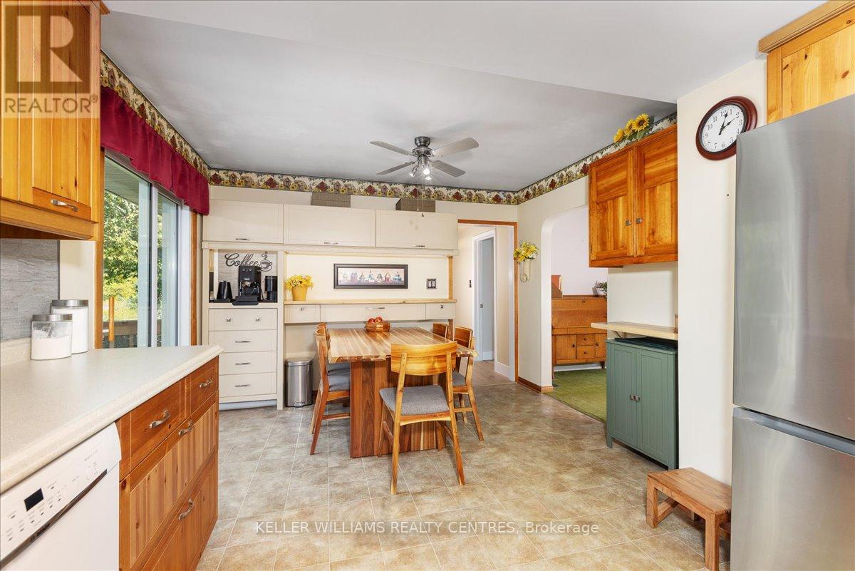 146 Queensville Side Road, East Gwillimbury, Ontario  L9N 0G2 - Photo 11 - N12404365