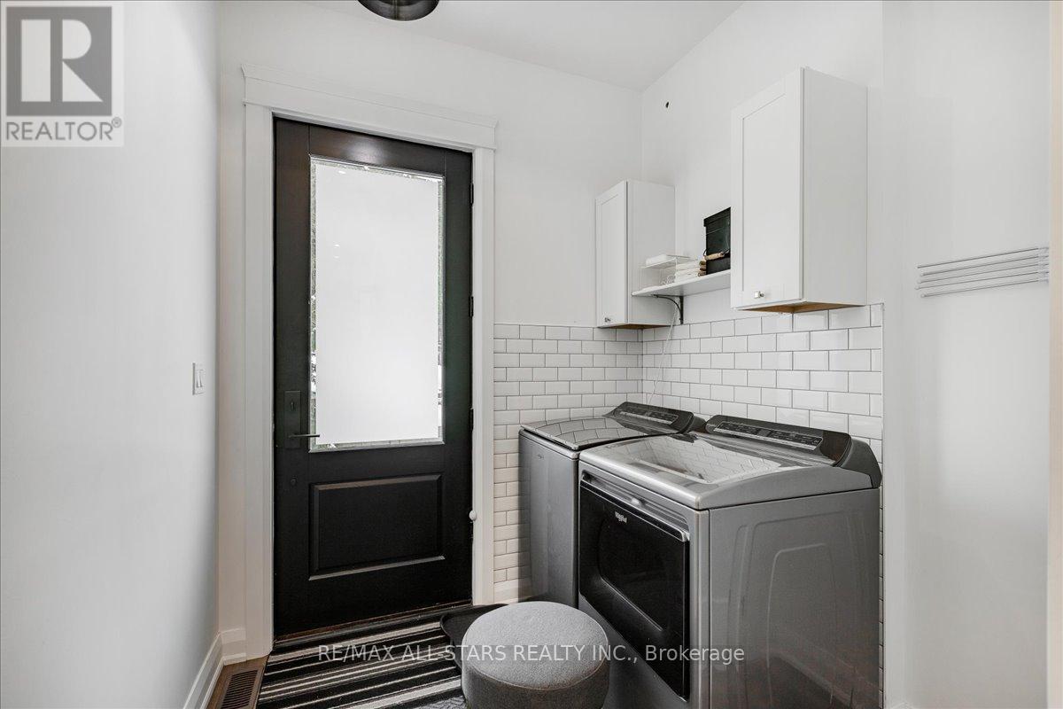 929 Lake Drive N, Georgina, Ontario  L4P 3E9 - Photo 6 - N12404379