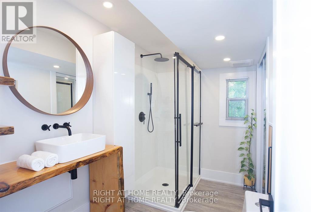 269 Prospect Street, Newmarket (Gorham-College Manor), Ontario  L3Y 3V3 - Photo 6 - N12404402