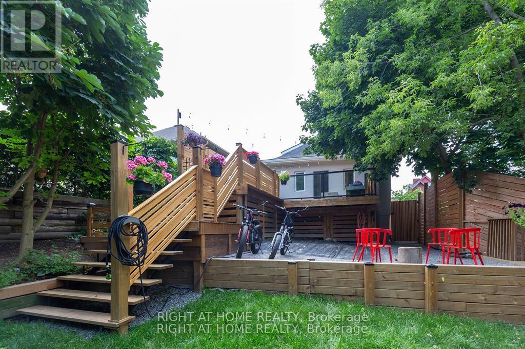 269 Prospect Street, Newmarket (Gorham-College Manor), Ontario  L3Y 3V3 - Photo 7 - N12404402