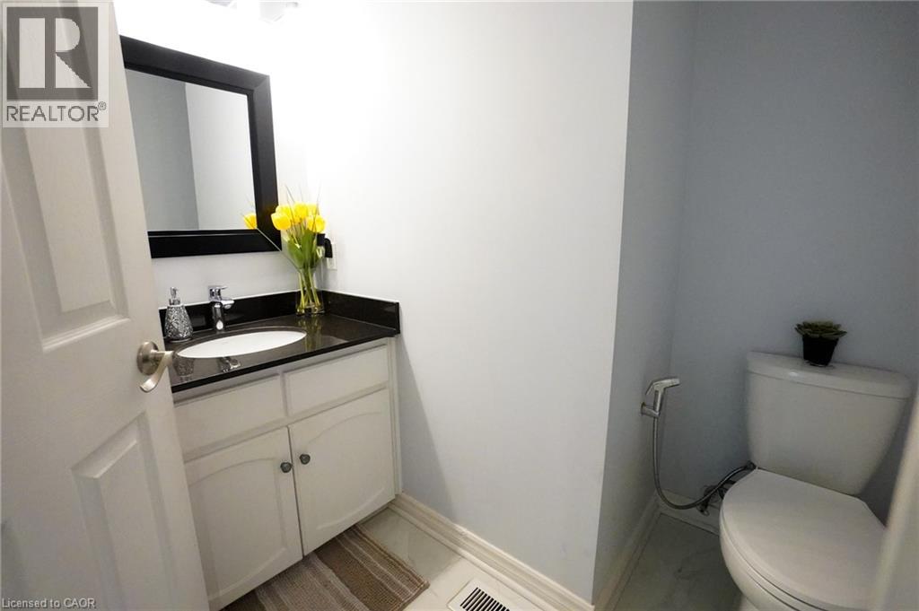99 Donnici Drive, Hamilton, Ontario  L9B 2K3 - Photo 14 - 40769943