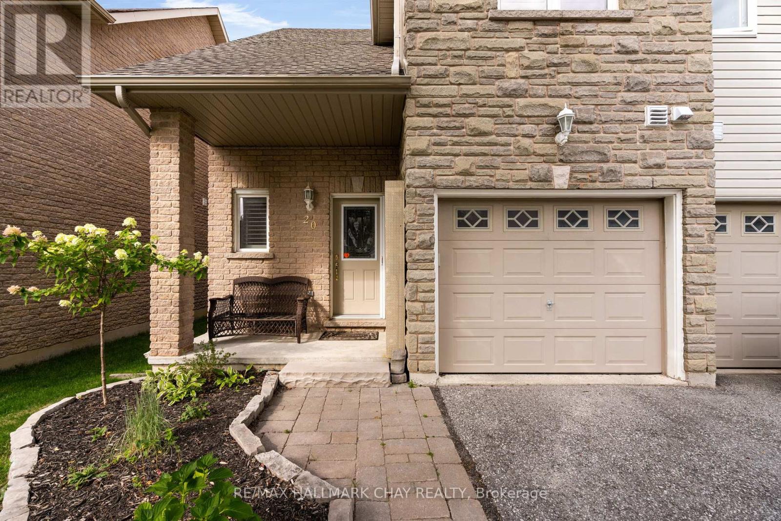 20 - 125 Huronia Road, Barrie, Ontario  L4N 4G1 - Photo 2 - S12404410