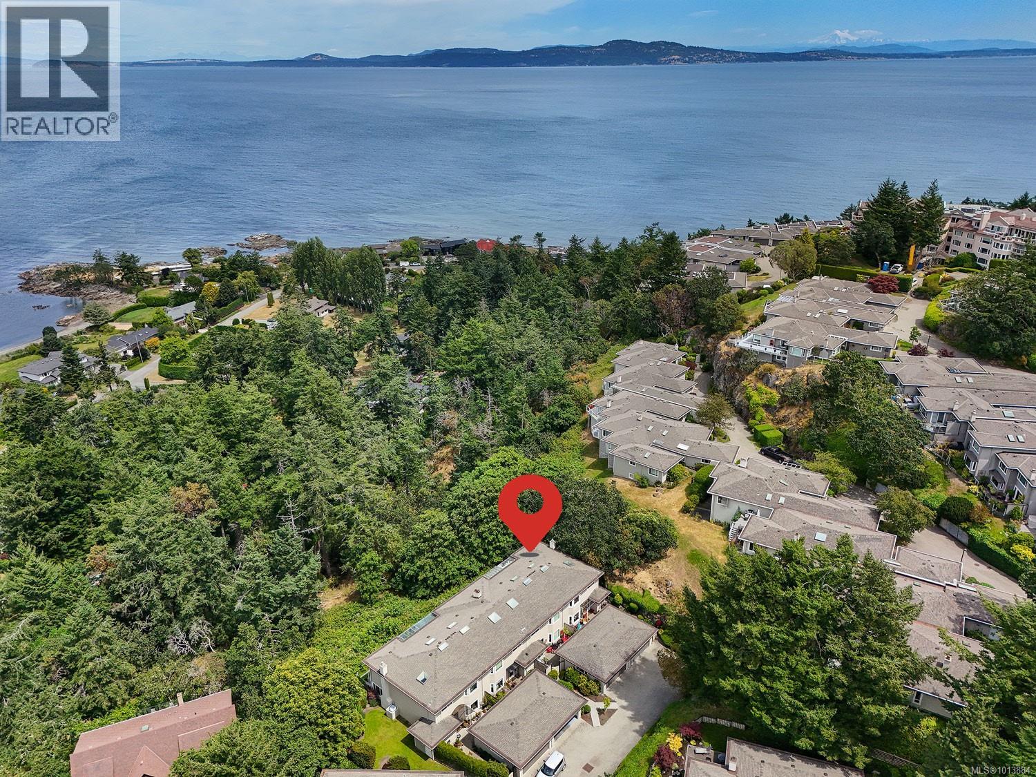 913 2829 Arbutus Rd, Saanich, British Columbia
