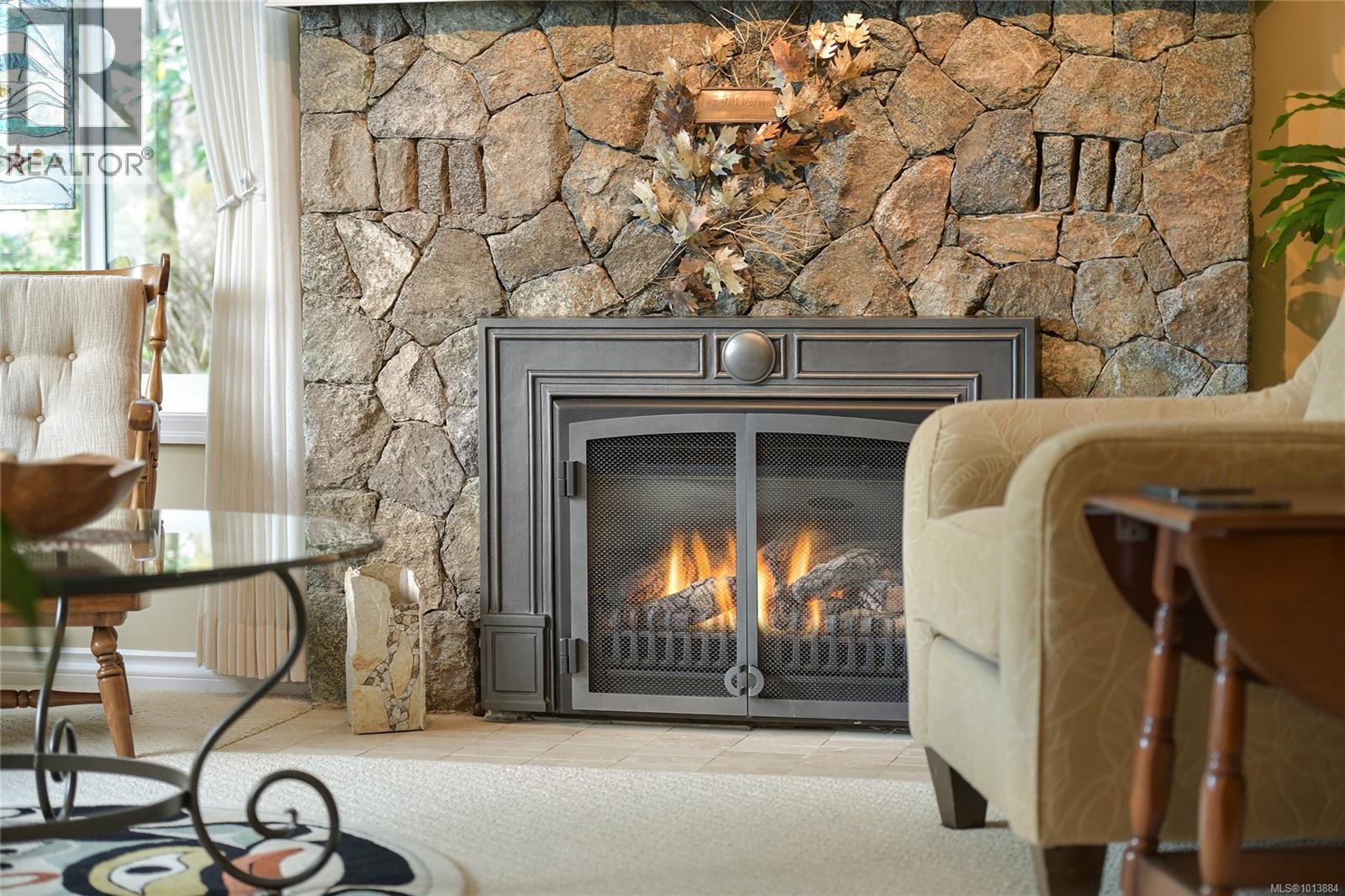 913 2829 Arbutus Rd, Saanich, British Columbia V8N 5X5 - Photo 15 - 1013884