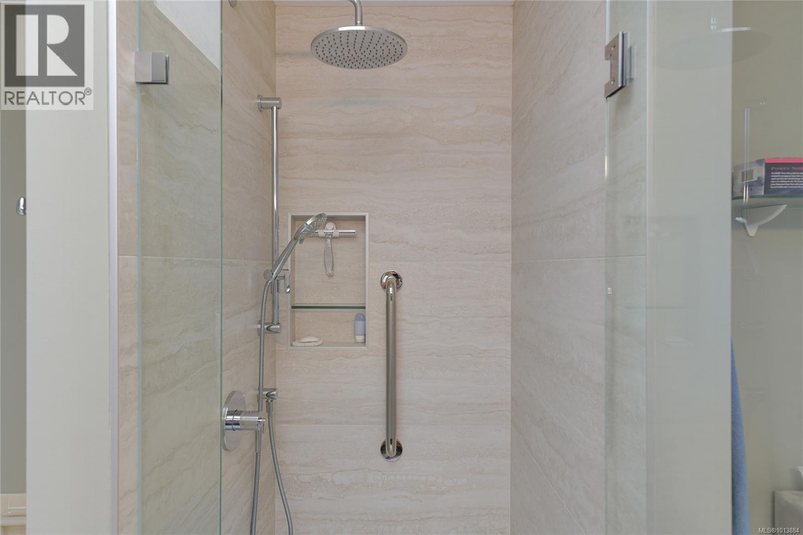 913 2829 Arbutus Rd, Saanich, British Columbia V8N 5X5 - Photo 39 - 1013884