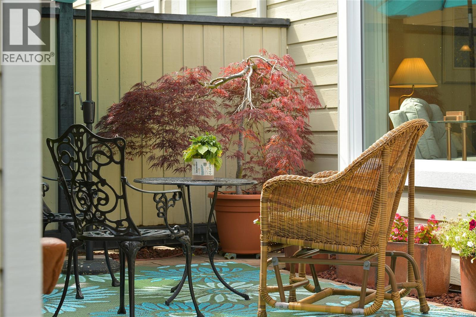 913 2829 Arbutus Rd, Saanich, British Columbia V8N 5X5 - Photo 9 - 1013884