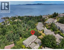 913 2829 Arbutus Rd Wedgewood Estates