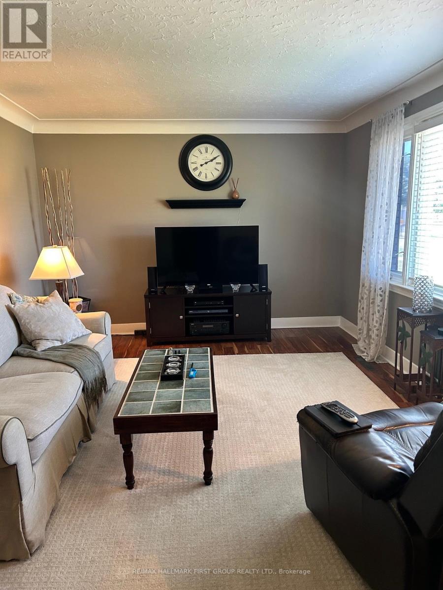 62 Dorothy Street, St. Catharines, Ontario  L2N 4A6 - Photo 4 - X12404258
