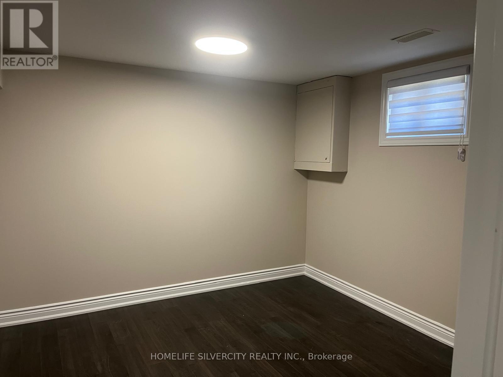 33 Sweetbriar Drive, Kitchener, Ontario  N2M 4S4 - Photo 10 - X12404305