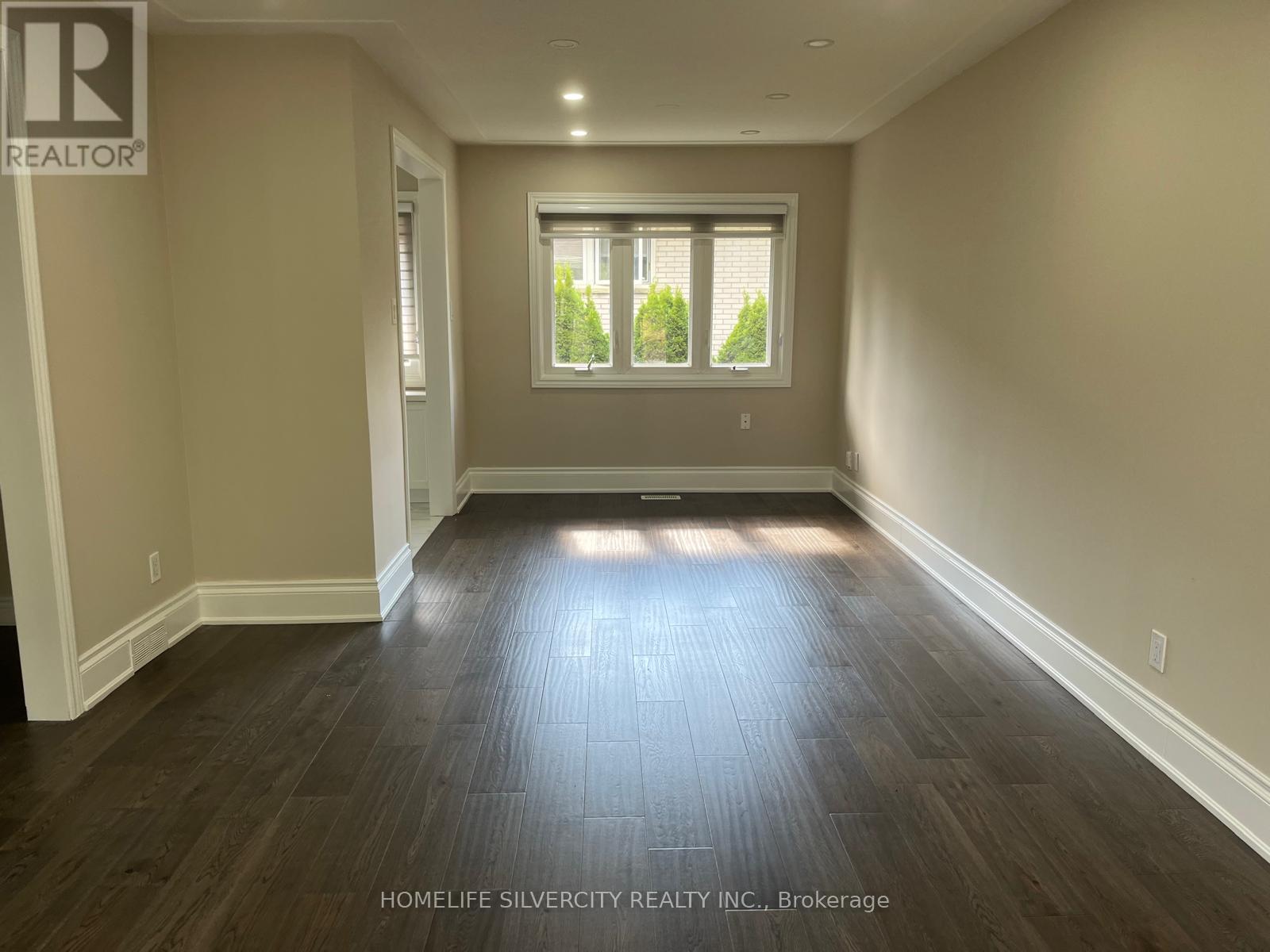 33 Sweetbriar Drive, Kitchener, Ontario  N2M 4S4 - Photo 12 - X12404305
