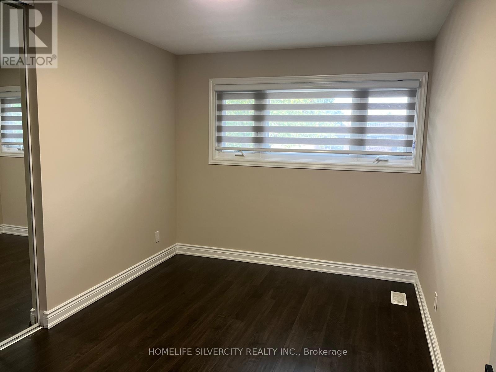 33 Sweetbriar Drive, Kitchener, Ontario  N2M 4S4 - Photo 23 - X12404305