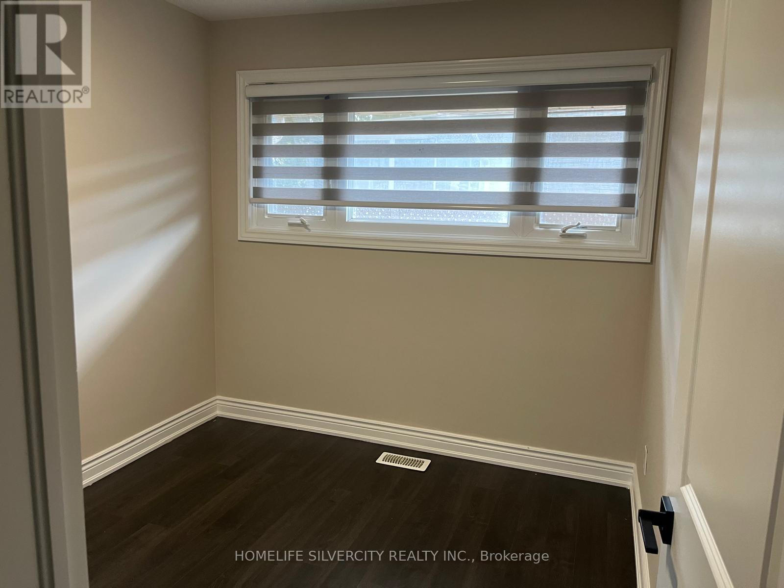 33 Sweetbriar Drive, Kitchener, Ontario  N2M 4S4 - Photo 27 - X12404305