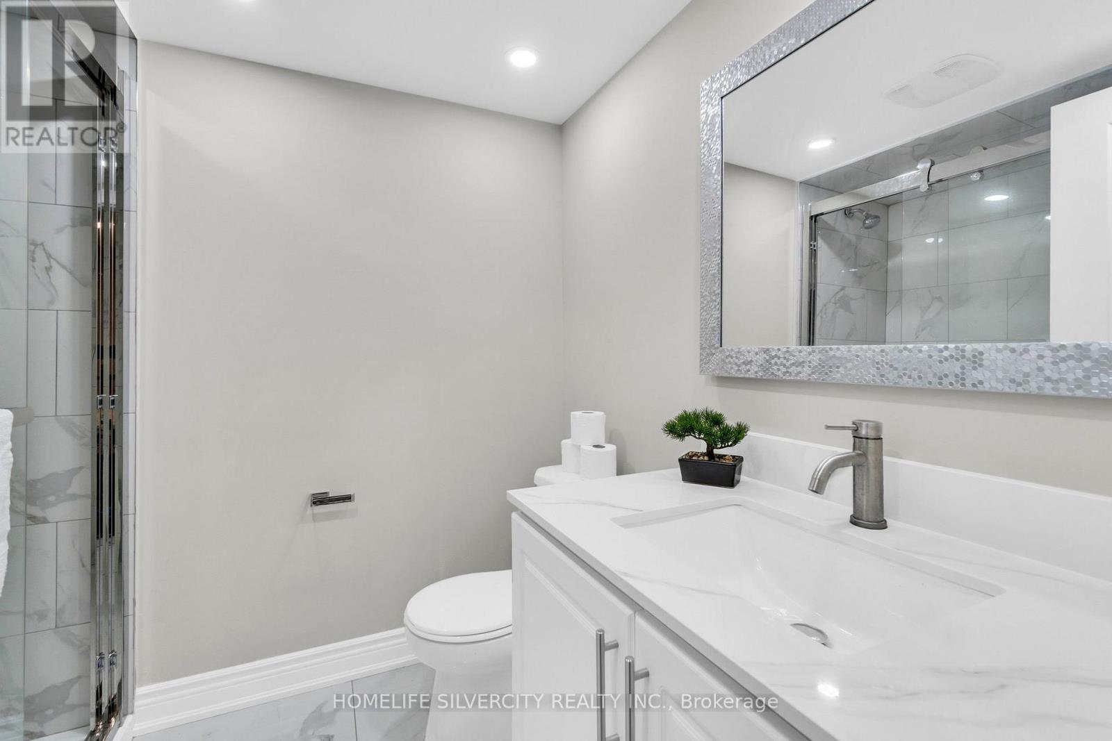 33 Sweetbriar Drive, Kitchener, Ontario  N2M 4S4 - Photo 8 - X12404305