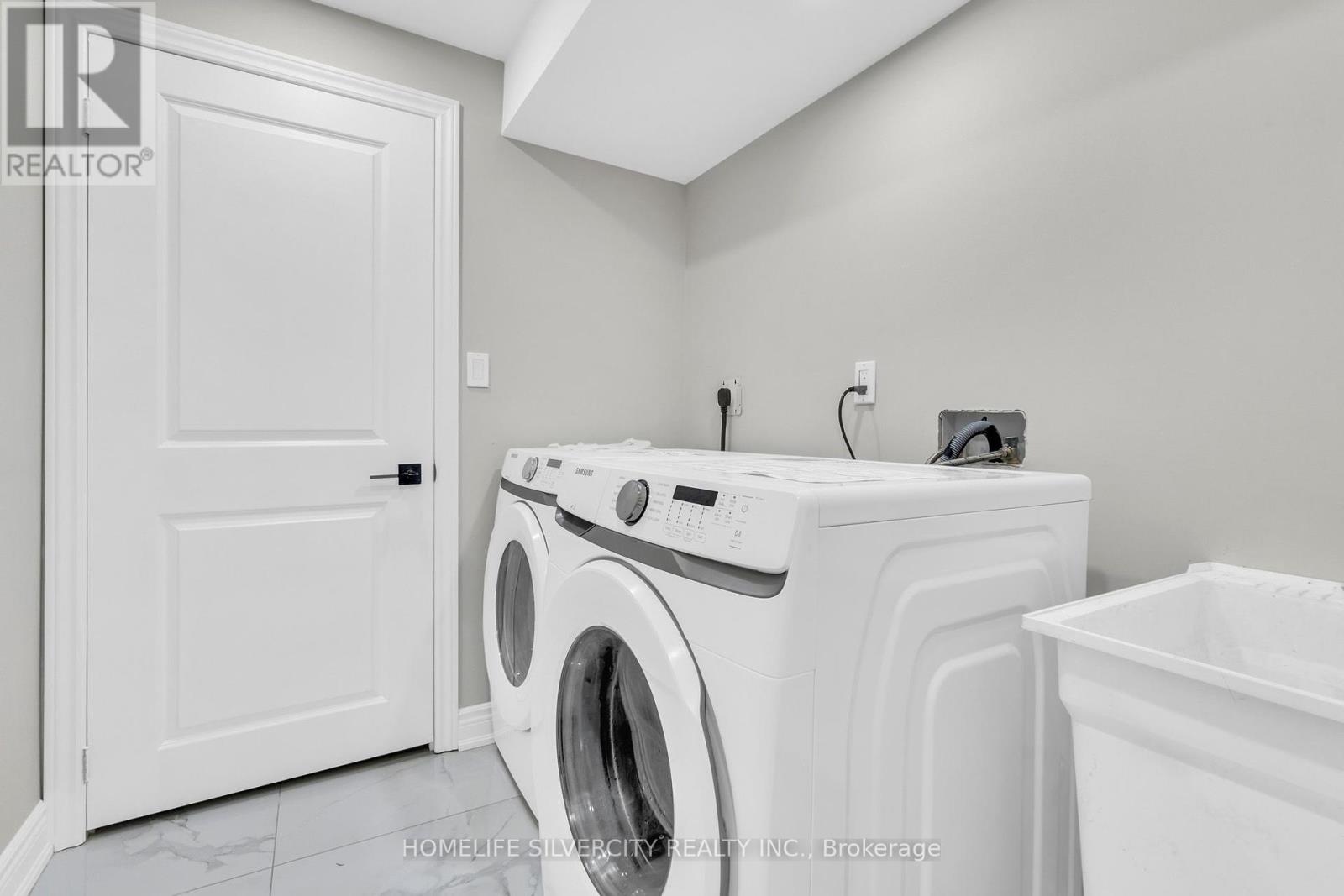 33 Sweetbriar Drive, Kitchener, Ontario  N2M 4S4 - Photo 9 - X12404305
