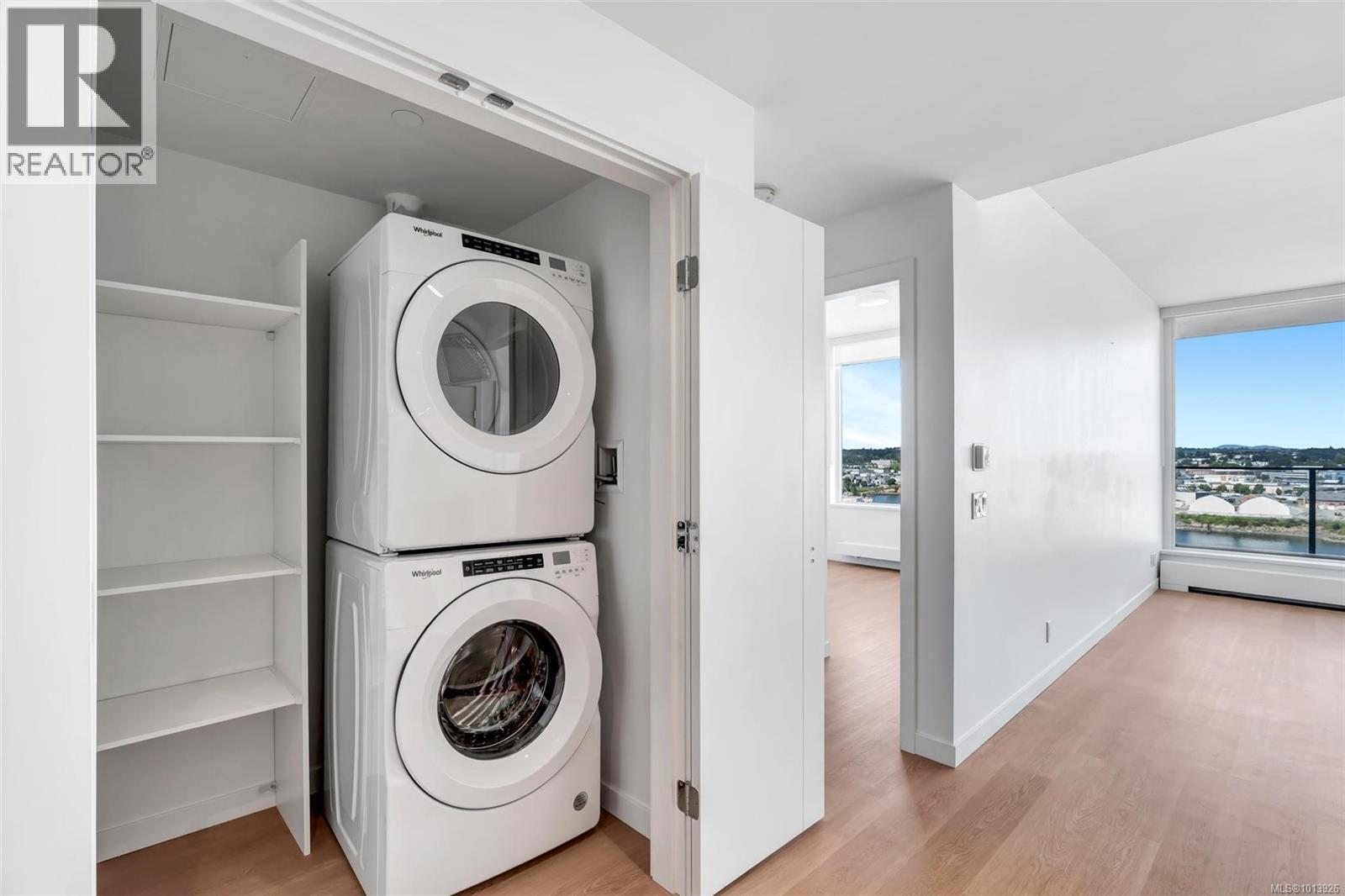 1208 363 Tyee Rd, Victoria, British Columbia  V9A 0B5 - Photo 31 - 1013926