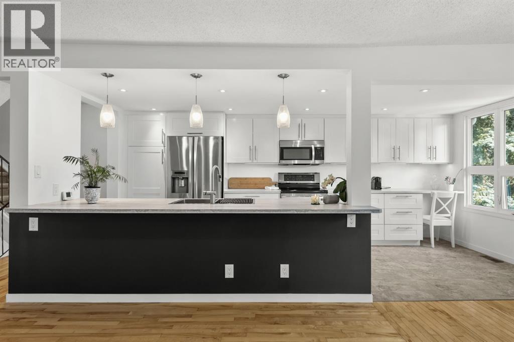 2 Canterbury Gardens Sw, Calgary, Alberta  T2W 2S9 - Photo 9 - A2255220