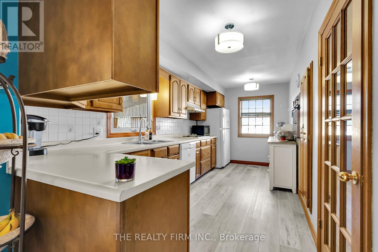 952 Eagle Crescent, London South, Ontario  N5Z 3H7 - Photo 11 - X12404564