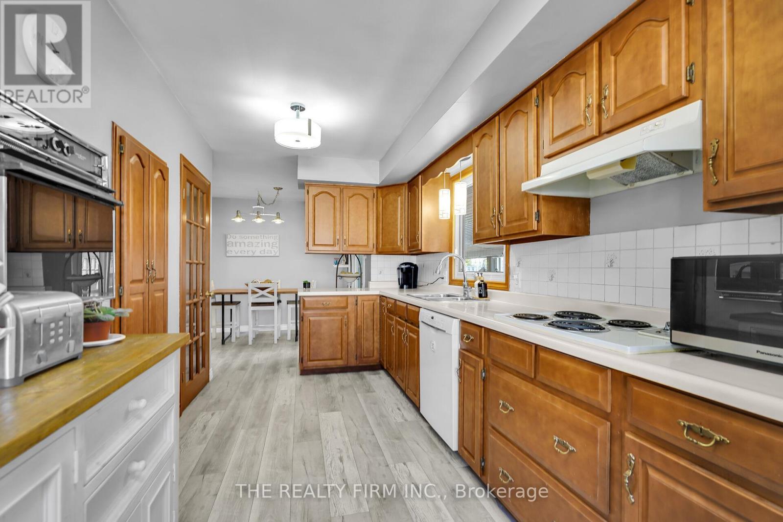 952 Eagle Crescent, London South, Ontario  N5Z 3H7 - Photo 13 - X12404564