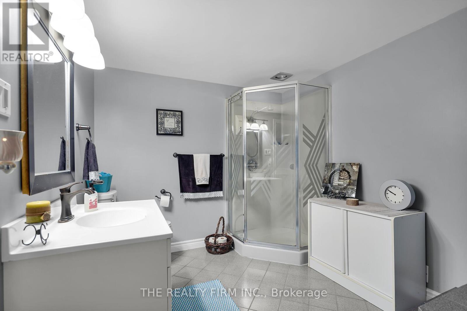 952 Eagle Crescent, London South, Ontario  N5Z 3H7 - Photo 27 - X12404564