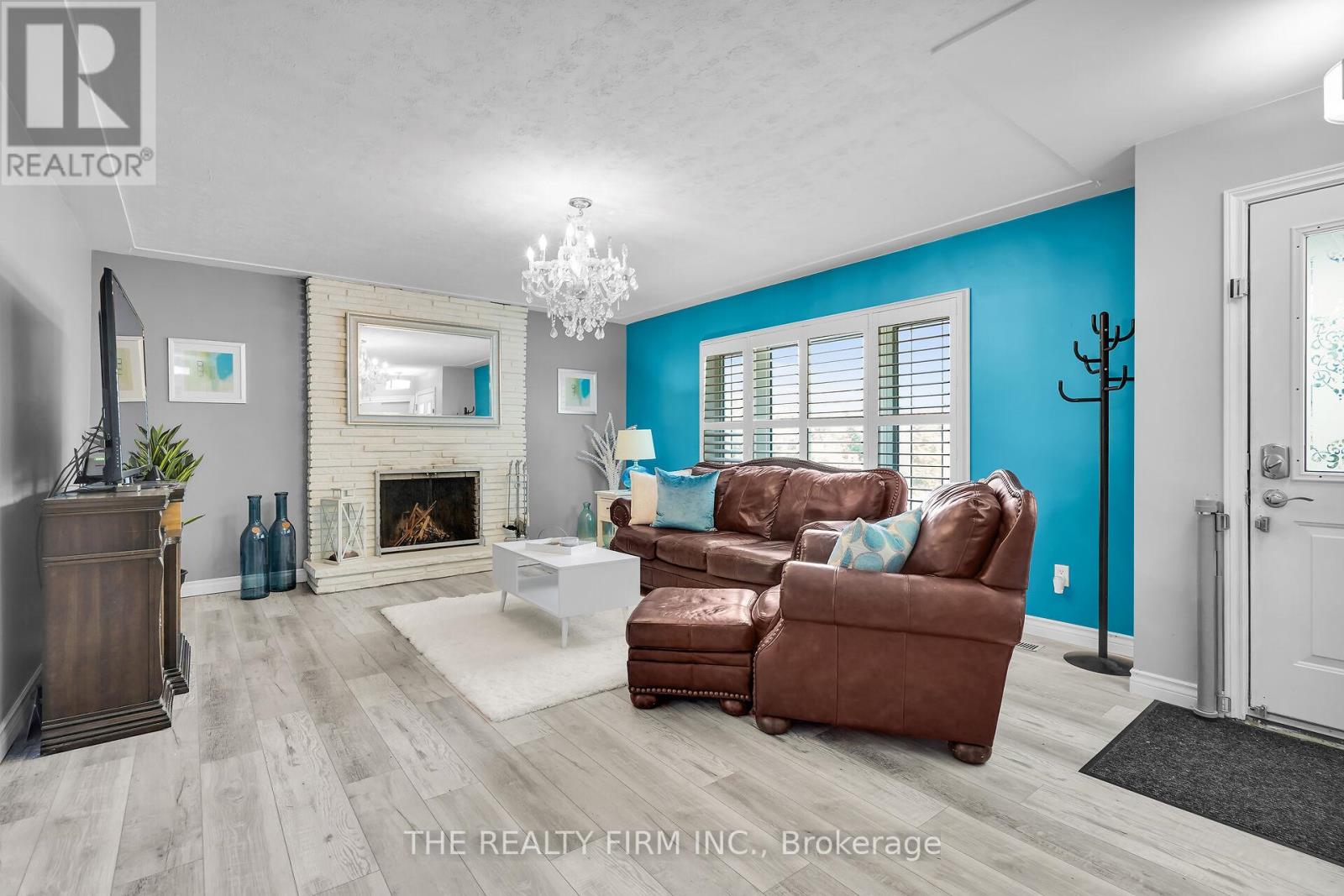 952 Eagle Crescent, London South, Ontario  N5Z 3H7 - Photo 5 - X12404564