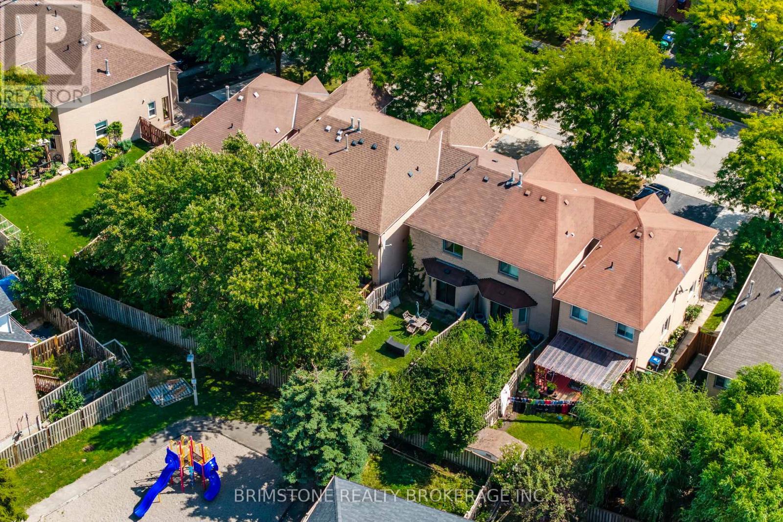 58 Cedarwood Crescent, Brampton, Ontario  L6X 4J9 - Photo 20 - W12404348