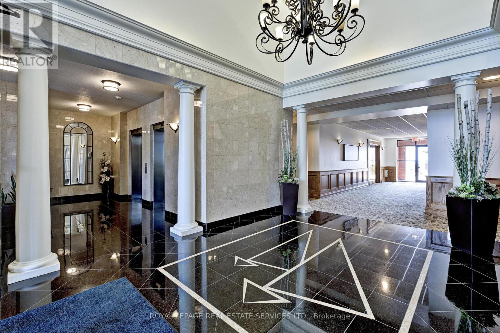 406 - 5340 Lakeshore Road, Burlington, Ontario  L7L 7A8 - Photo 6 - W12404362