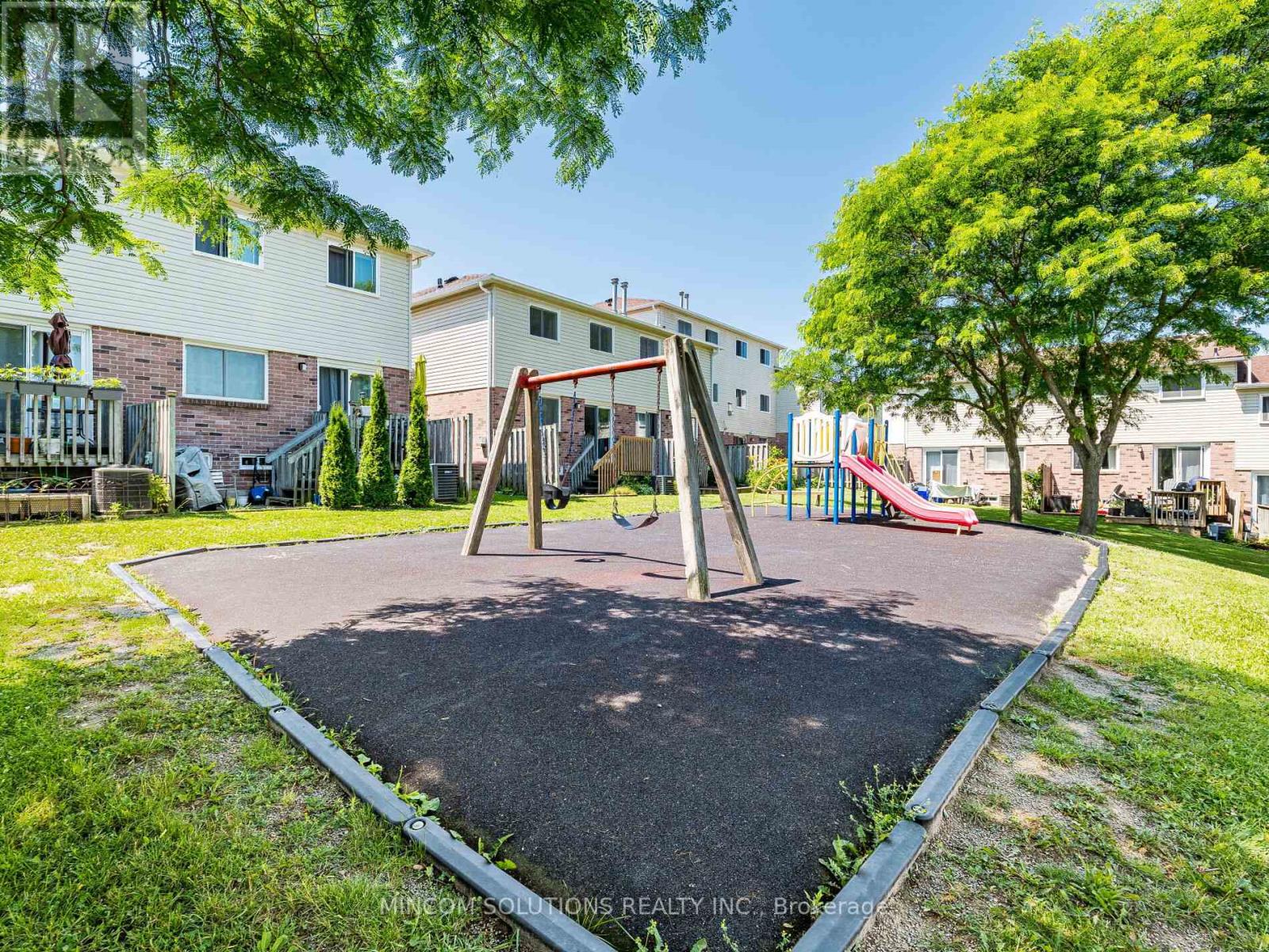 88 Corey Circle, Halton Hills, Ontario  L7G 5L7 - Photo 39 - W12404378