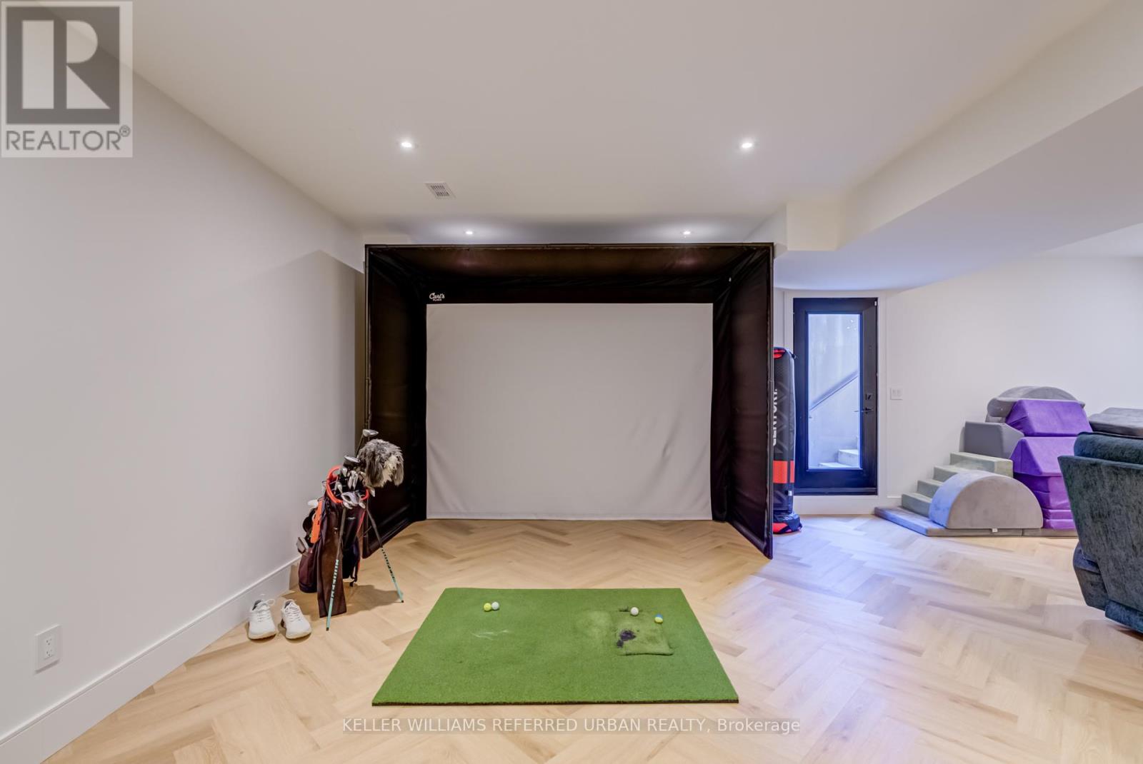 182 Queens Avenue, Toronto (Mimico), Ontario  M8V 2N9 - Photo 43 - W12404395