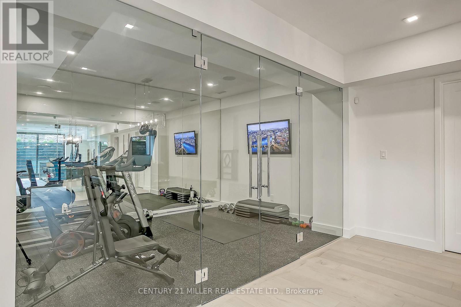 421 Chartwell Road, Oakville (Mo Morrison), Ontario  L6J 4A4 - Photo 30 - W12404397