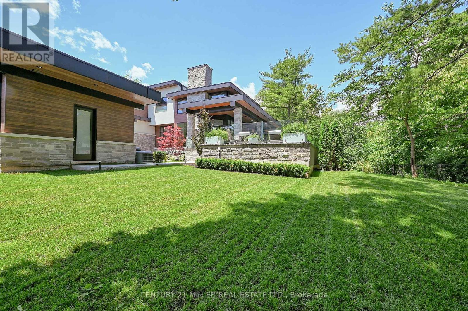 421 Chartwell Road, Oakville (Mo Morrison), Ontario  L6J 4A4 - Photo 39 - W12404397